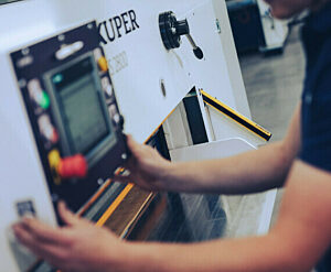 KUPER EFS 2800 Veneer Guillotine thumbnail photo